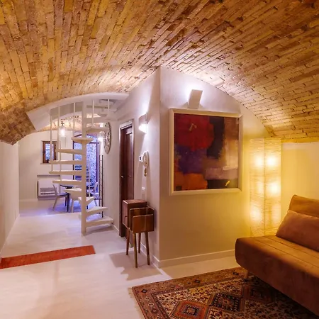 La Piccola Corte Apartment *