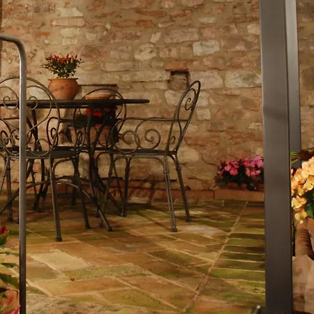 La Piccola Corte Apartment *